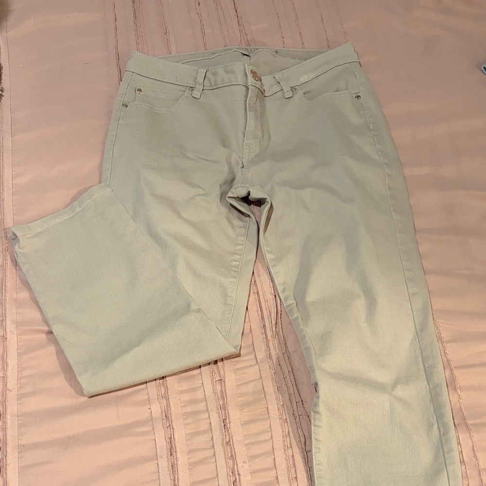 Jennifer Lopez Women's Light Cream Skinny Jeans